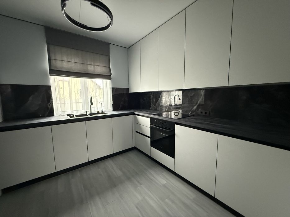 Продам будинок з ремотом