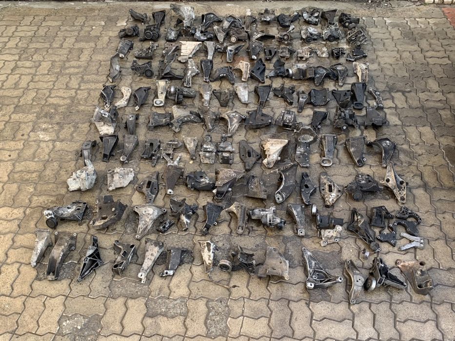 Клапані кришки Бмв Розборка лапи мотора маслостакан