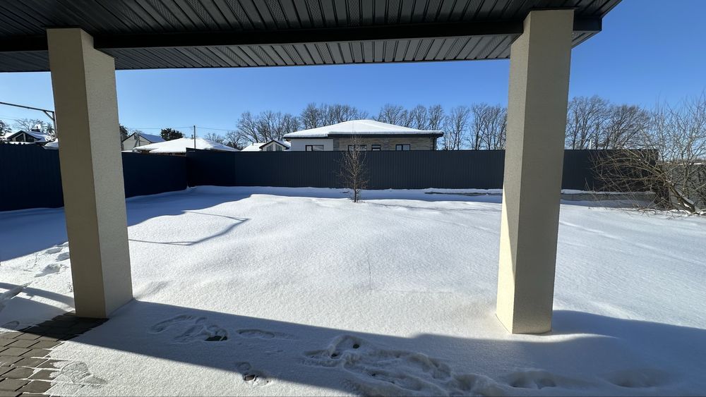 Одноповерховий будинок з частковим ремонтом.