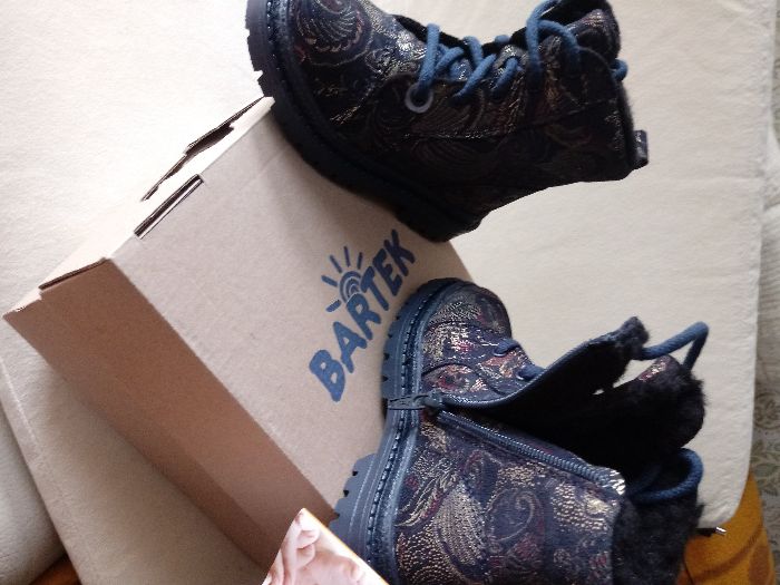 Buty ''Bartek''dla dziewczynki nr 25