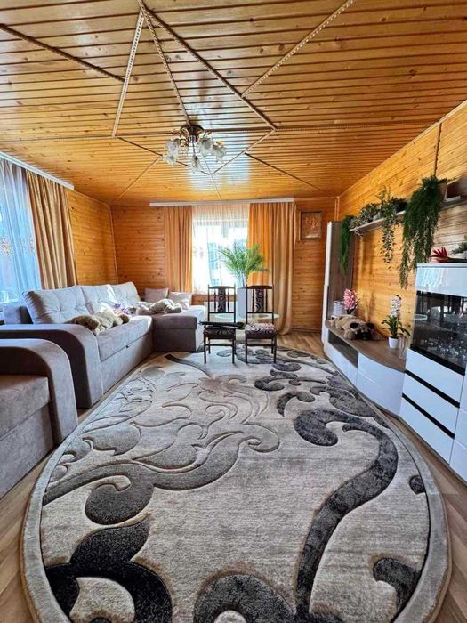 Продається приватний будинок в м.Яремче