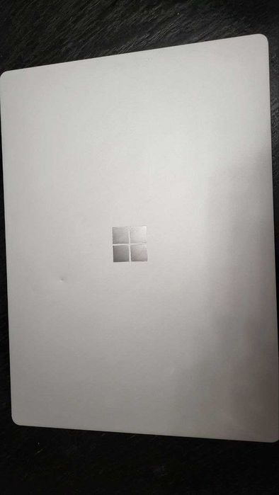2018 Microsoft Surface Laptop 2