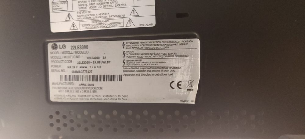 Duas TVs para peças