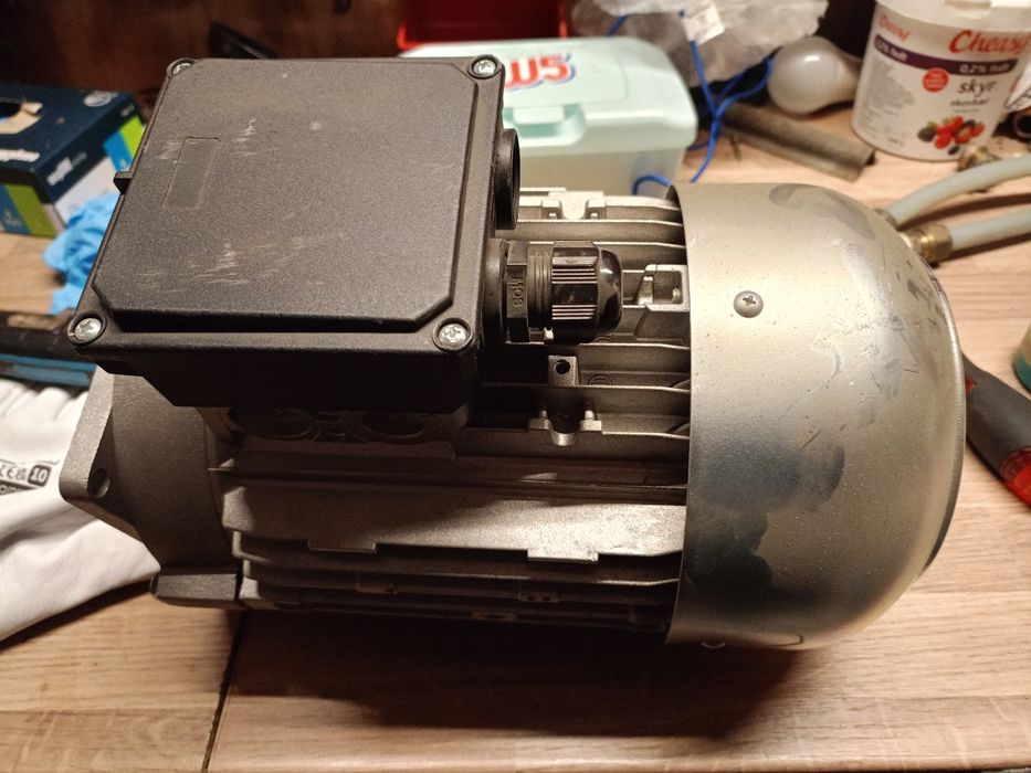 Silnik  2.2 KW  do pomp Itd  Nowy.