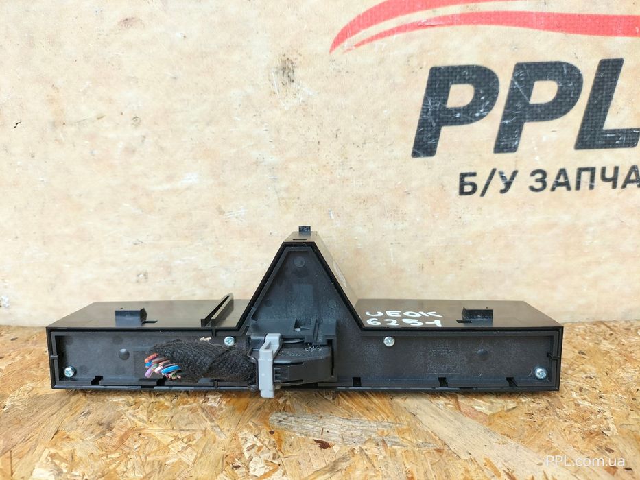 Opel Corsa D 06-14 кнопка аварийки блок кнопок в торпедо 13250804