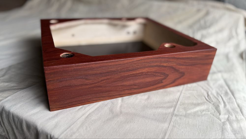 Плинт корпус Lenco l 75, 78