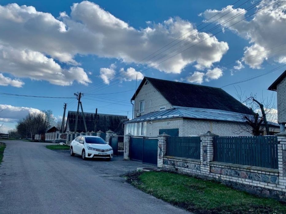Продаж будинку в Узині
