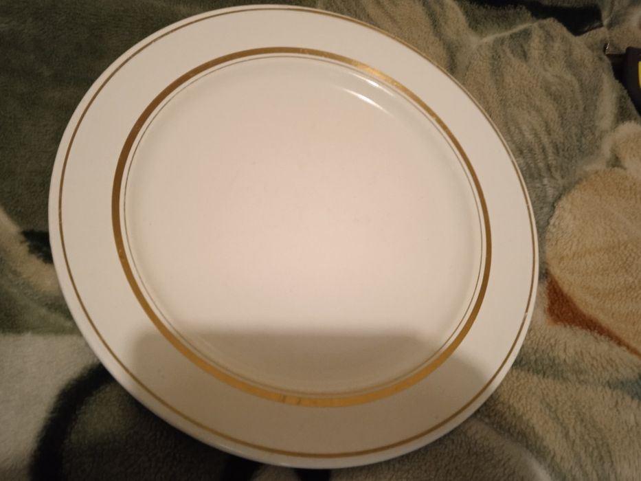 Продам велике блюдо для тортів