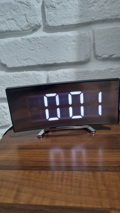 Zegar cyfrowy LED -temperatura, alarm