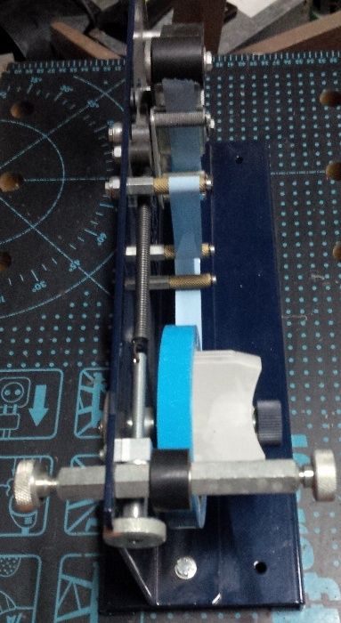 Maquina de fechar caixas/embalagens