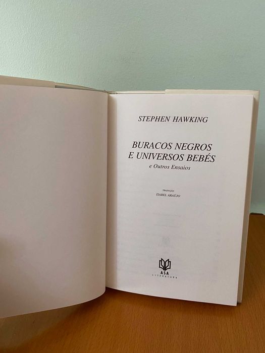 Buracos Negros e Universos Bebés - Stephen Hawking