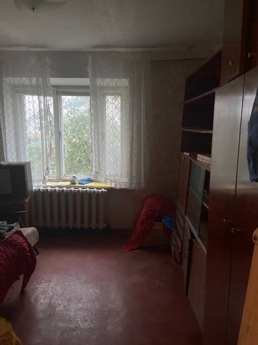 Продам свою 3-к.кв. со всеми удобств. с садом, гаражом, сараем под Одессой
