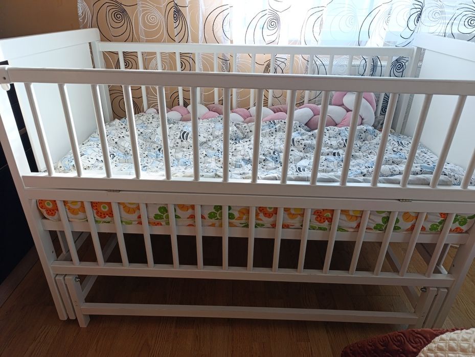 Ліжко дитяче з маятником