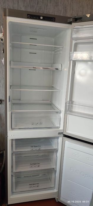 Холодильник Samsung