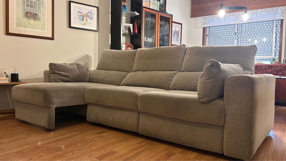 Sofá com chaise longue + encostos ajustáveis (como novo)