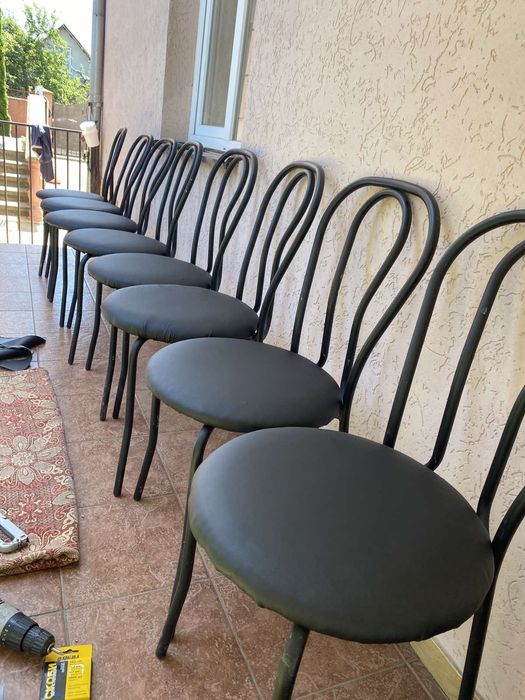 12 офісний крісел