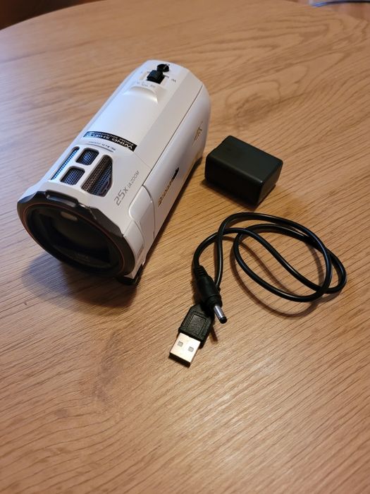 4К Видео камера - Panasonic HC-VX980M - читайте описание