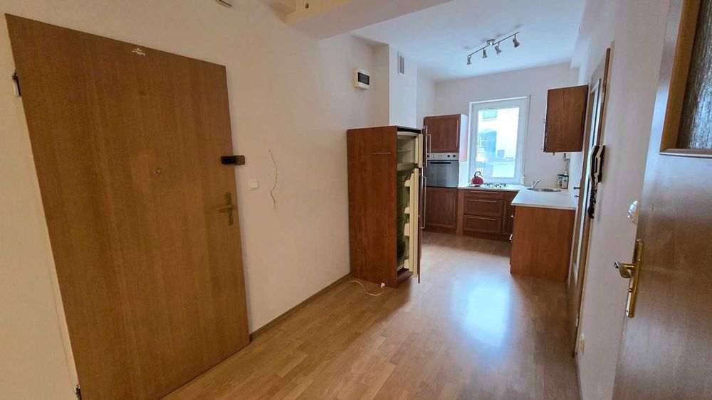 Częściowo umeblowane mieszkanie w centrum/ w cenie opłata do wspólnoty