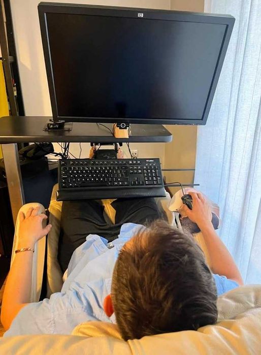 Gaming Set up - Stanowisko Zero Gravity: Fotel Sanyo FX1 + Amerykańska Stacja Ergoquest