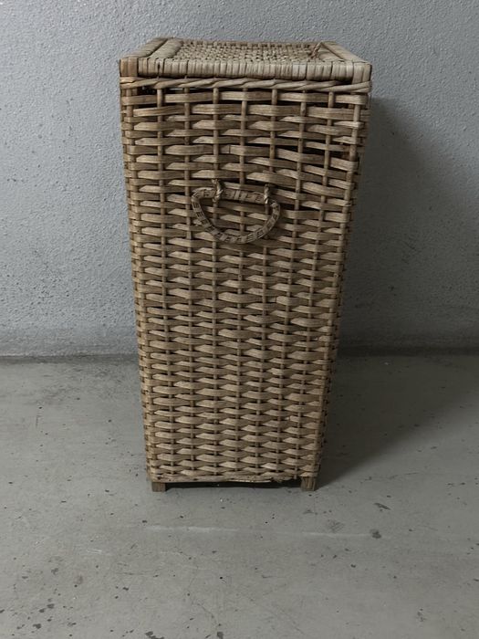 Cesto de palha para roupa como novo