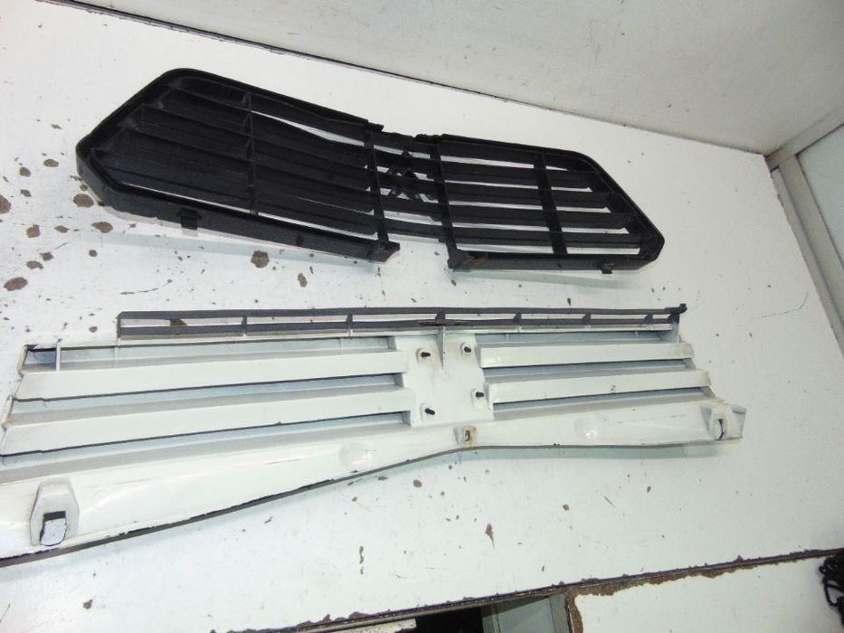 Citroen Dyane/Peugeot 205 grelha