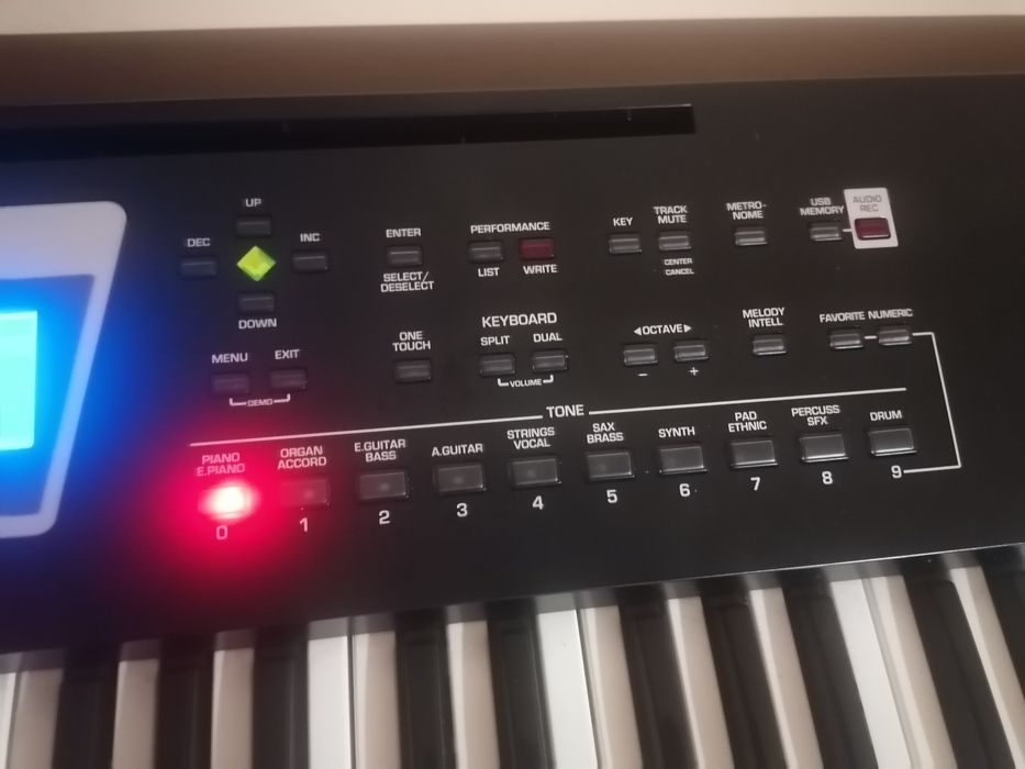 Sprzedam keyboard ROLAND BK-3