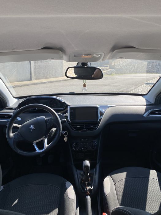 Peugeot 208 1.2 VTI 82cv foto 5