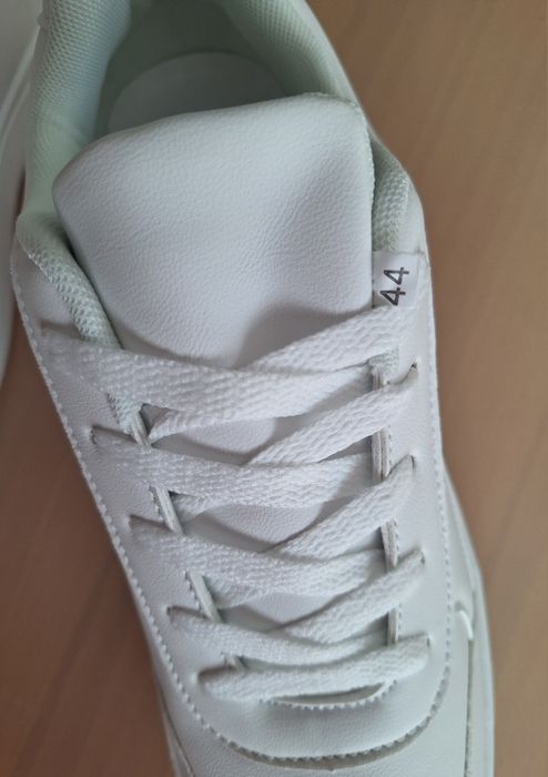 Białe damskie buty sportowe sneakersy  44,wkładka 28,3cm