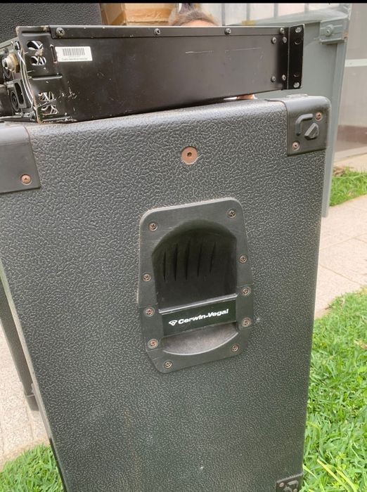 Oportunidade Cerwin Vega 4 colunas e amplificador