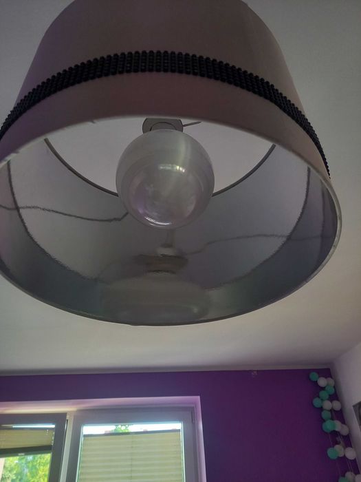 Lampa wisząca z żarówką