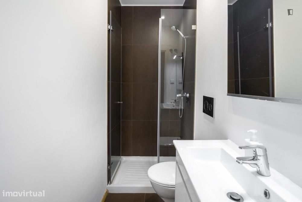 Quarto - localizado em Saldanha Lisbon