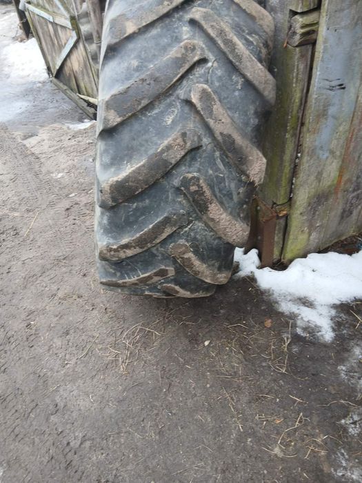 Продам шини до комбайна, до маніту. Стан добрий! Ціна 15000 гривень,