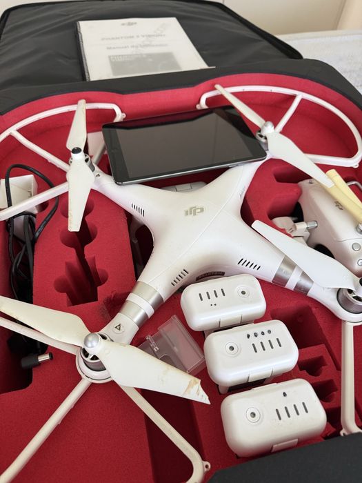 DJI Phantom 2 Vision+ com 3 baterias, iPhone mini e acessórios