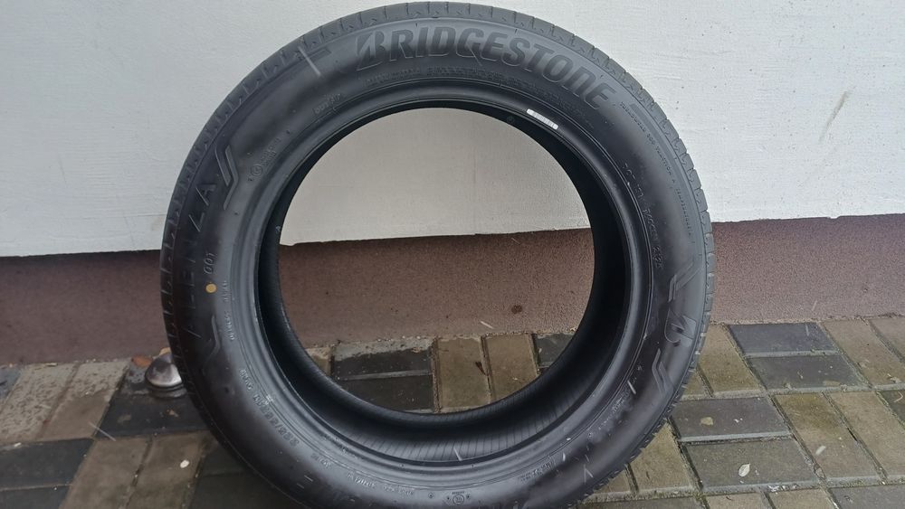 Komplet opon Bridgestone Alenza 225/55R19