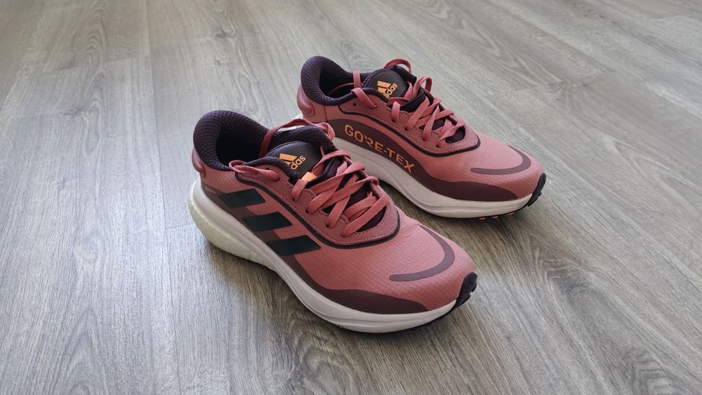 Adidas running 22GTX