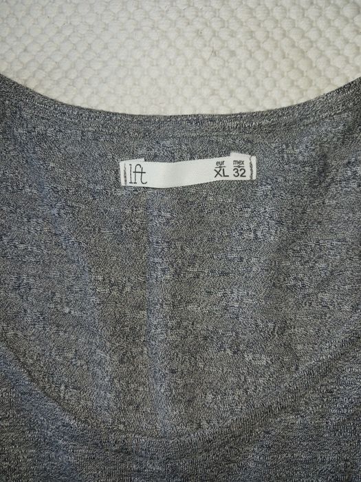 Top cinzento lefties