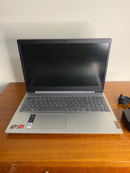 Portátil LENOVO AMD RYZEN 5 3500U 2.1 GHz