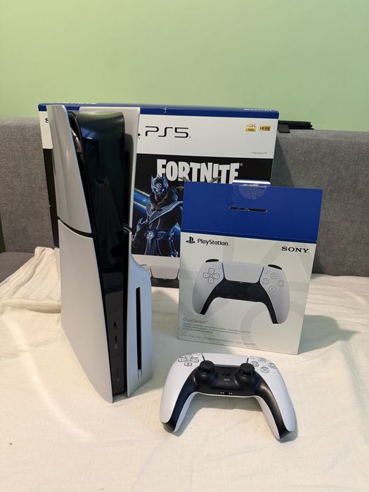Sprzedam PS 5 Slim Napęd Komplet Ubezpieczenie