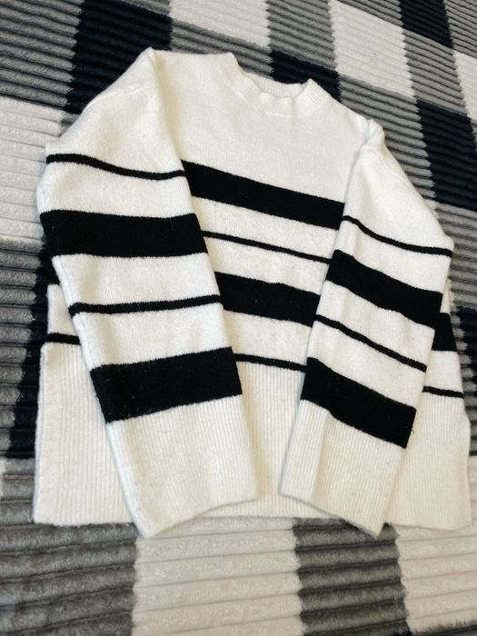 Джемпер у смужку розміру s. Позвантаження гардеробу