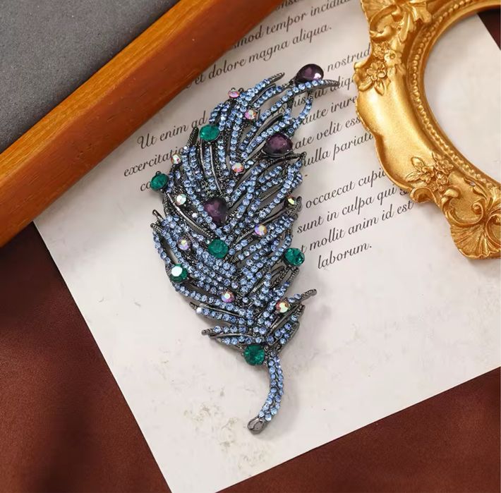Duża elegancka broszka kształt liścia kryształki