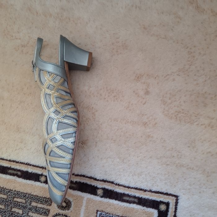 Босоножки женские