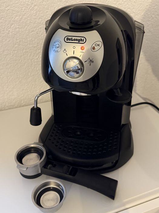 Кавоварка ріжкова DeLonghi EC201CD