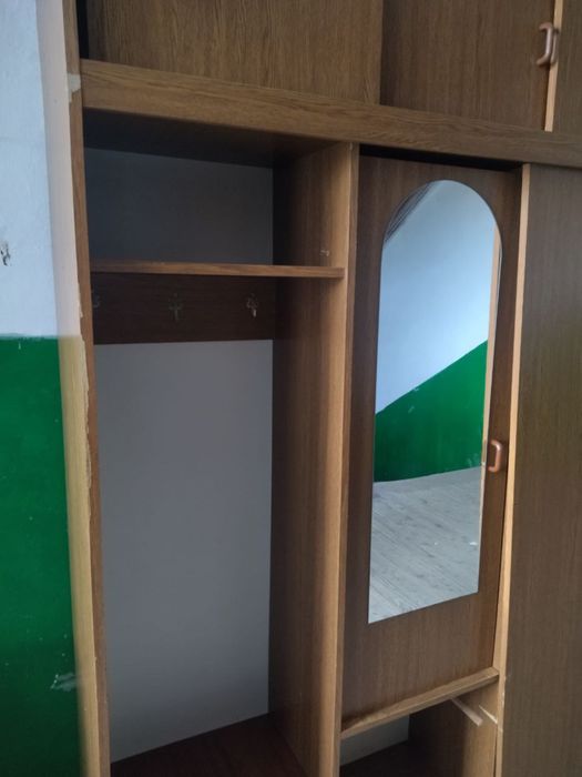 Продається стінка в коридор