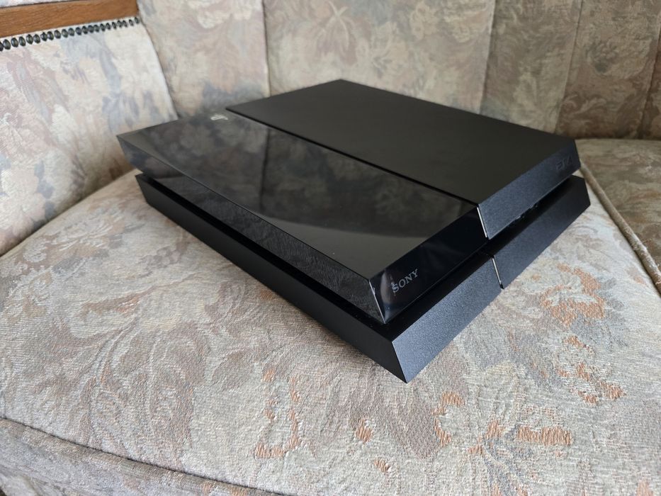 Konsola Sony PlayStation PS4. Zadbana. 500GB. Plomby Oryginalne .