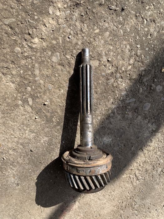 Первічний вал маз