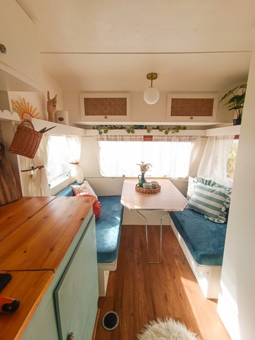 Caravana Vimara 390 Vintage Renovada | Um pequeno refúgio sobre rodas