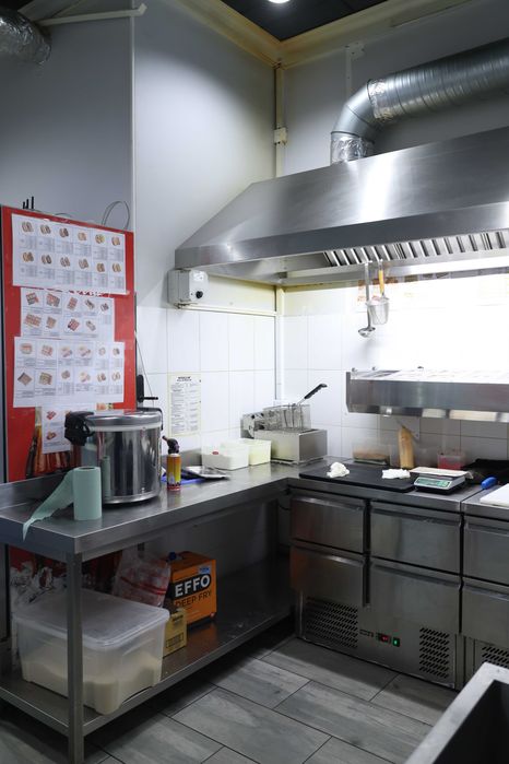 Odstąpię lokal gastronomiczny – Warszawa Ursus – 72 m²
