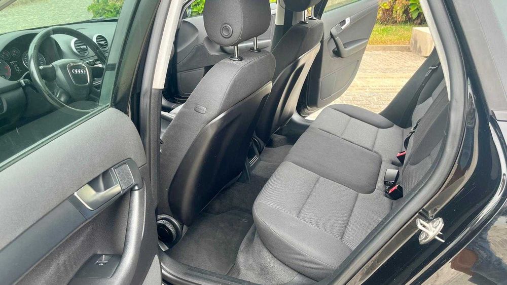 Audi A3 1.6 TDI - Caixa Automática