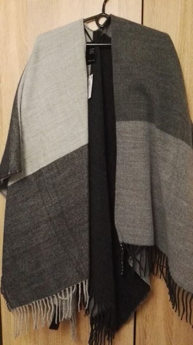 Ponczo, narzutka z frędzlami