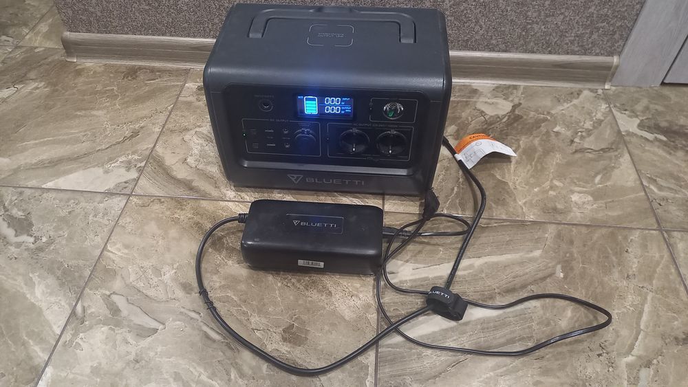 Bluetti Poweroak EB70 1000Вт, 716Вт/год Портативна станція живлення